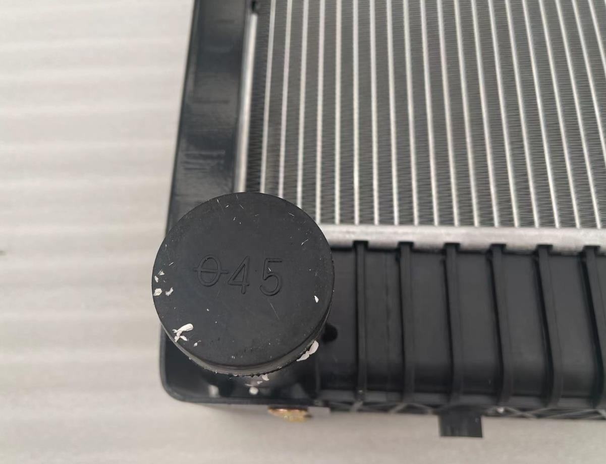 Shacman Delong F3000 Aolong Aluminom Radiator Assembly DZ9112532888 B